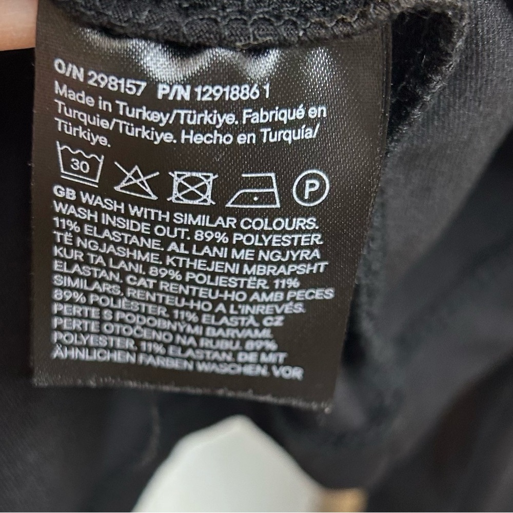 H&M TWIST-DETAIL CROP LONG SLEEVE STRETCH TOP BLACK - Picture 9 of 10